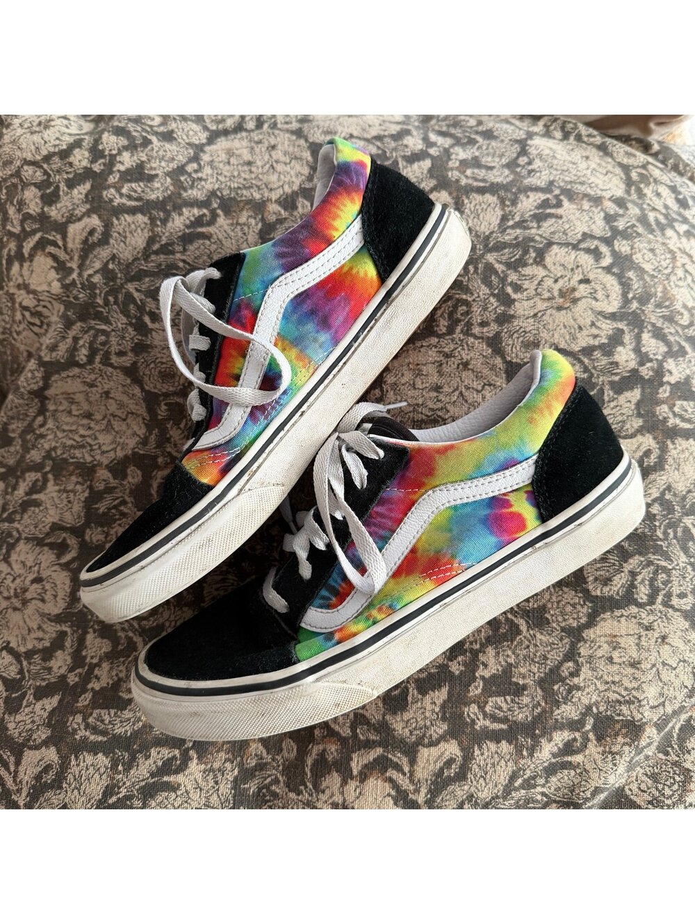 Vans old school rainbow tye dye juniors size 6 (same as women’s 7.5)